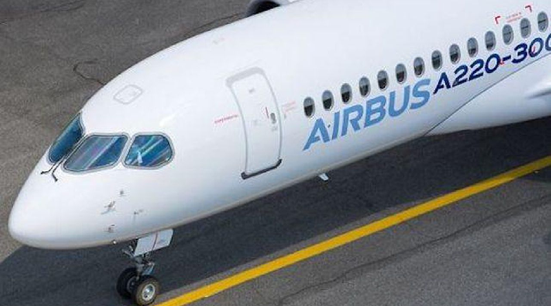 Airbus A220-300 in pista